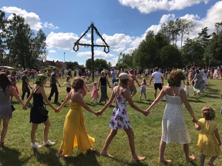 IMG_Midsommar_dans